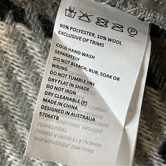 Shacket - Picture 7 of 7